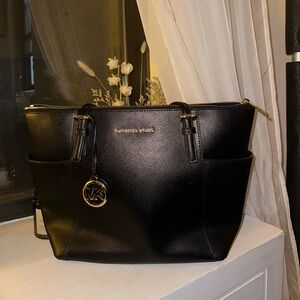 Michael Kors Jet Set East-West Leather Tote Bag